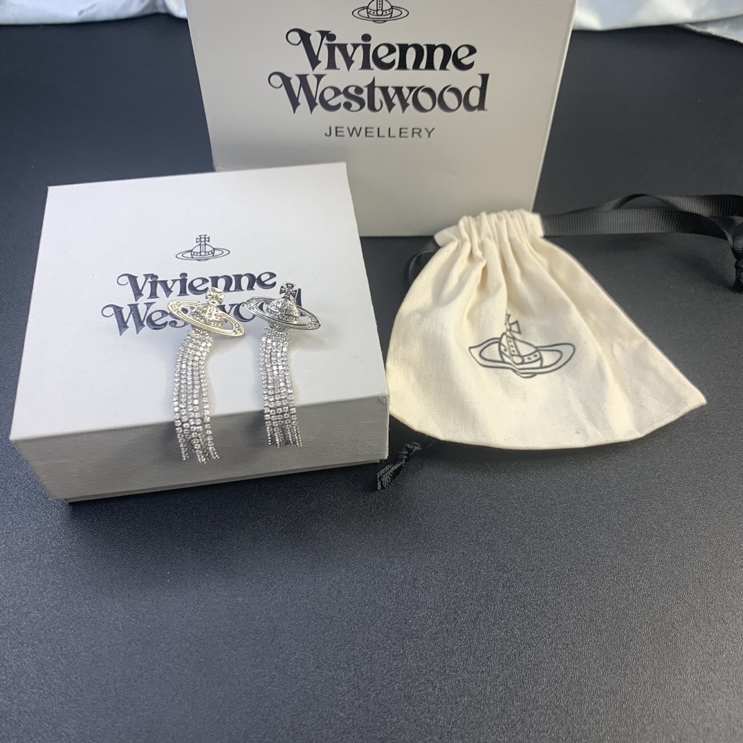 Vivienne Westwood 西太后土星