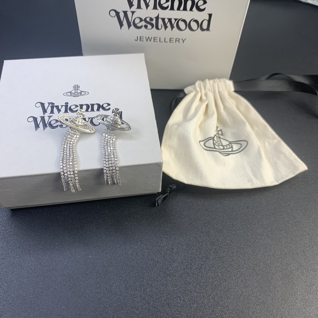 Vivienne Westwood 西太后土星