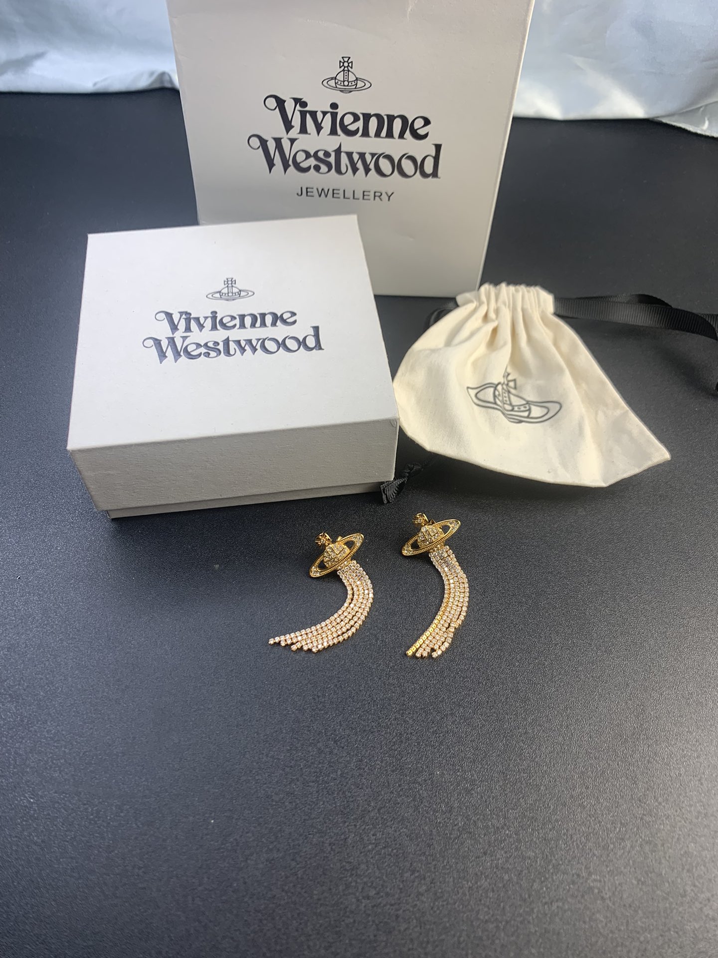 Vivienne Westwood 西太后土星