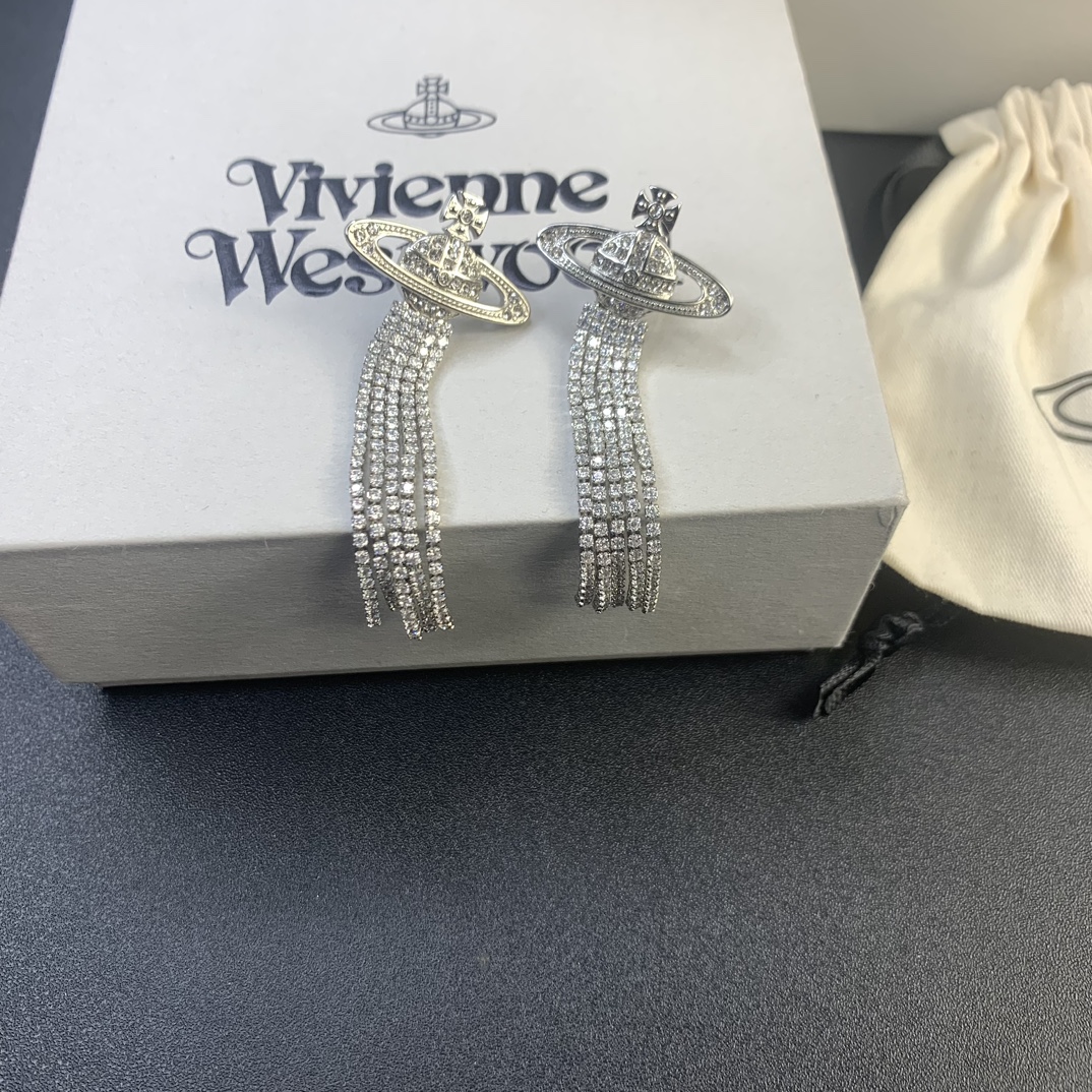 Vivienne Westwood 西太后土星