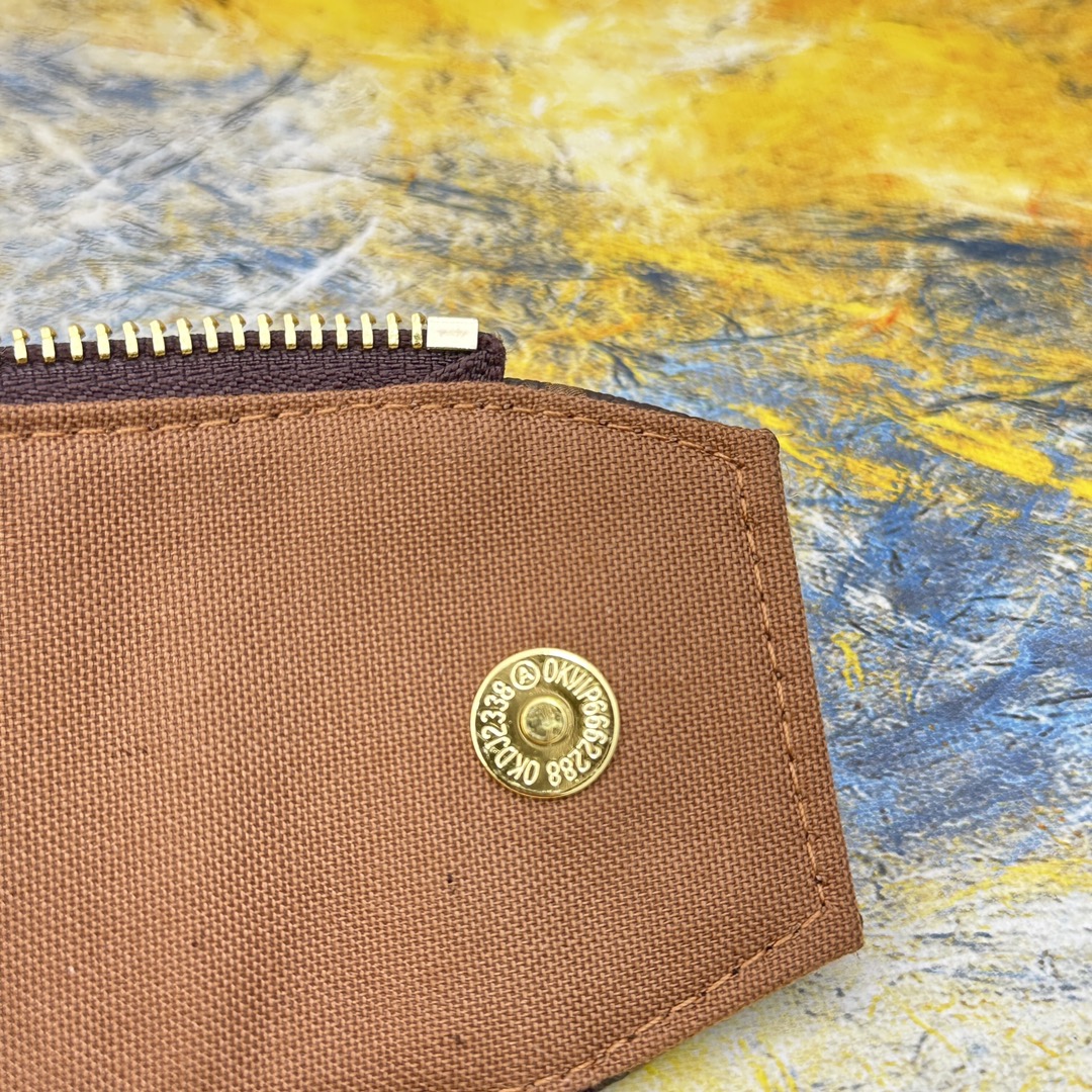 Damier Ebene Wash Bag - Side View