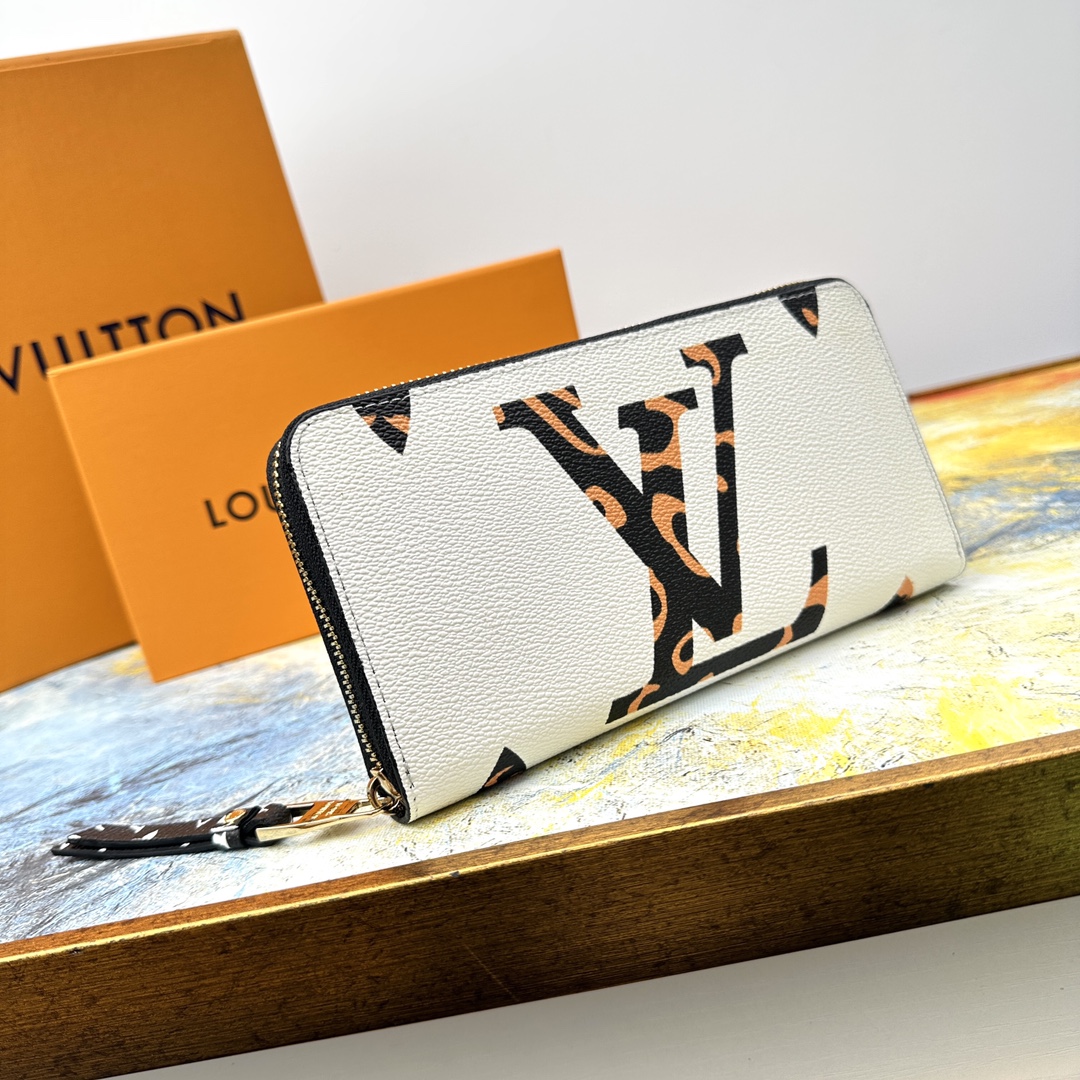 Close-up of the leather texture on the zip around wallet.