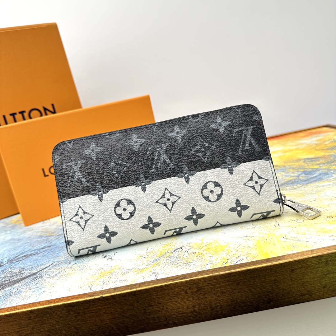 Interior of the leather long zip wallet, showing card slots