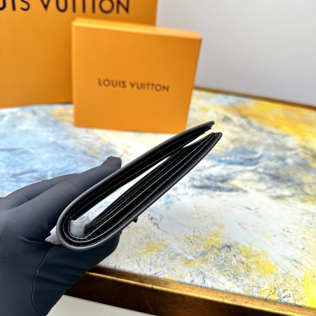 Genuine leather bifold wallet embossed logo