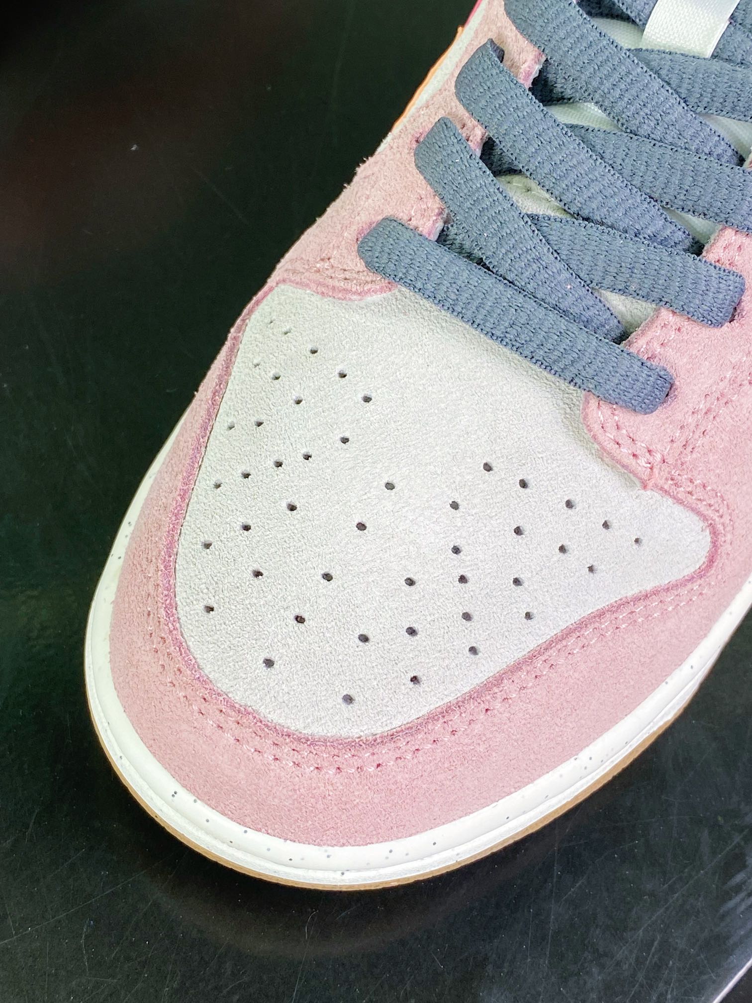 240 SB Dunk Low SE”85 Double Swoosh/Grey/Apple Green”扣篮系列低帮板鞋“麂皮浅粉灰DO9457-116