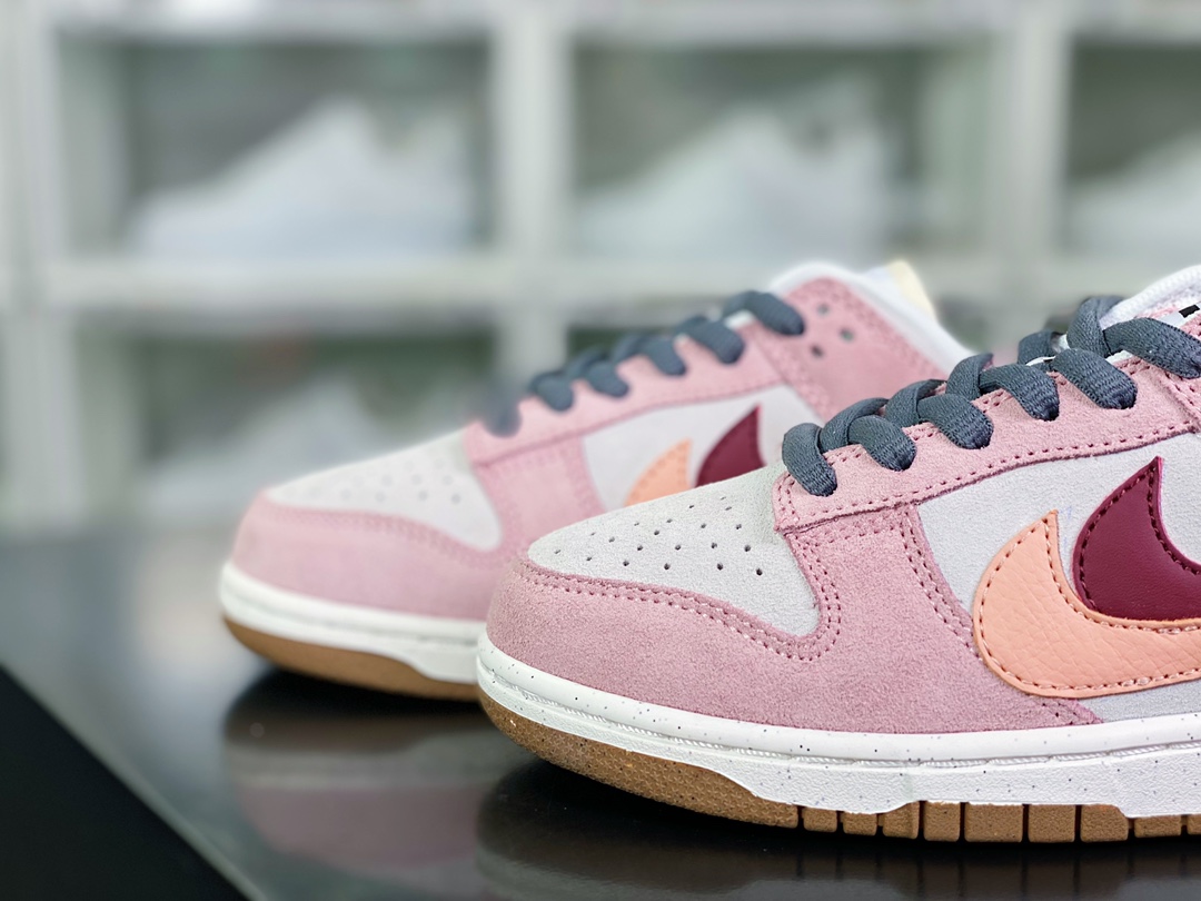 240 SB Dunk Low SE”85 Double Swoosh/Grey/Apple Green”扣篮系列低帮板鞋“麂皮浅粉灰DO9457-116