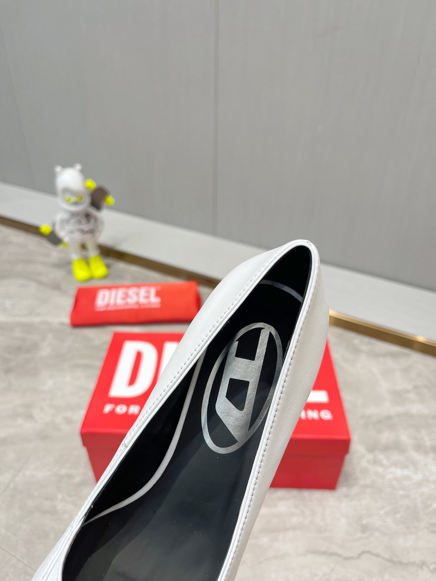 Diesel是意大利牛仔时装品牌DI