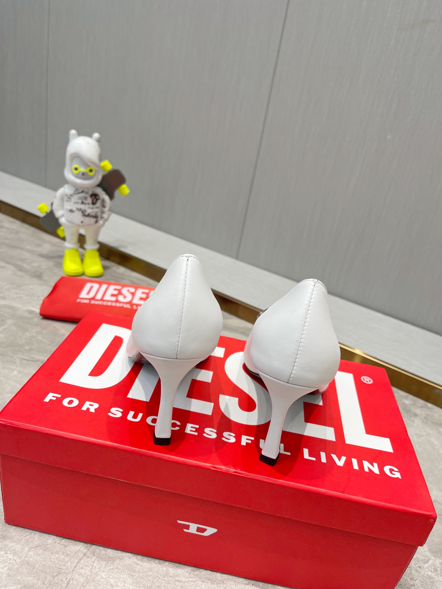 Diesel是意大利牛仔时装品牌DI