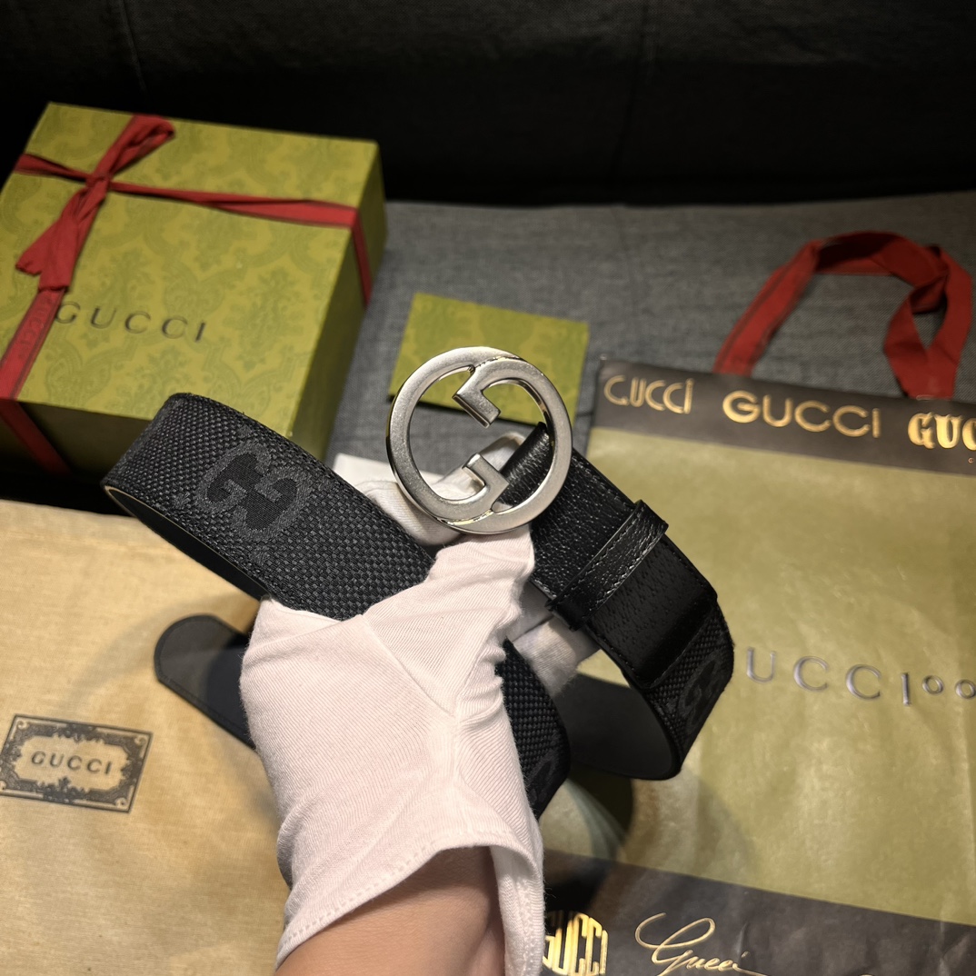 古奇宽4.0cm新款标志性GG帆布以黑色焕新呈现传承品牌本源这款腰带饰有双G细节钯金色调交织字母图案配件