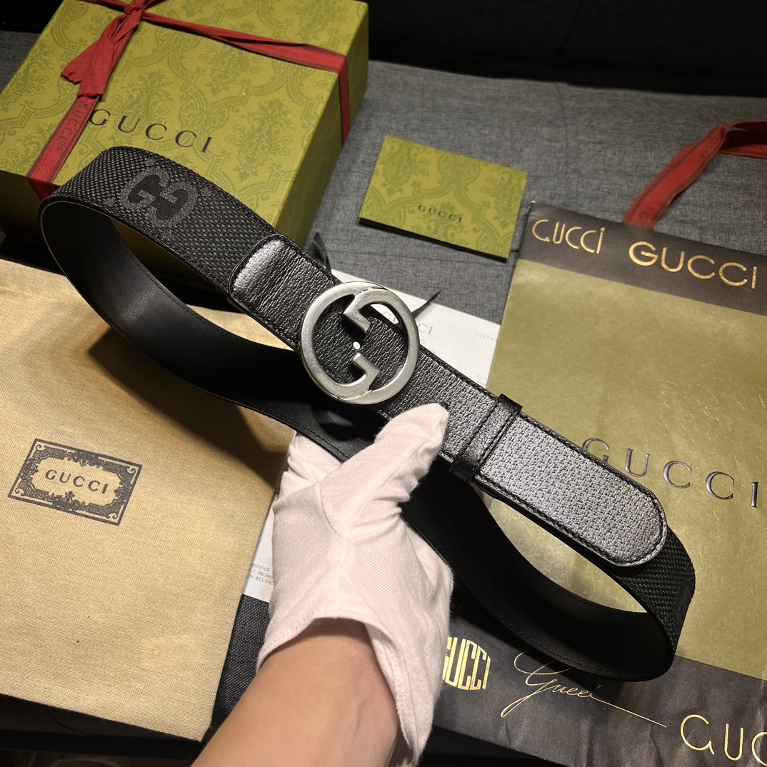 古奇宽4.0cm新款标志性GG帆布以黑色焕新呈现传承品牌本源这款腰带饰有双G细节钯金色调交织字母图案配件