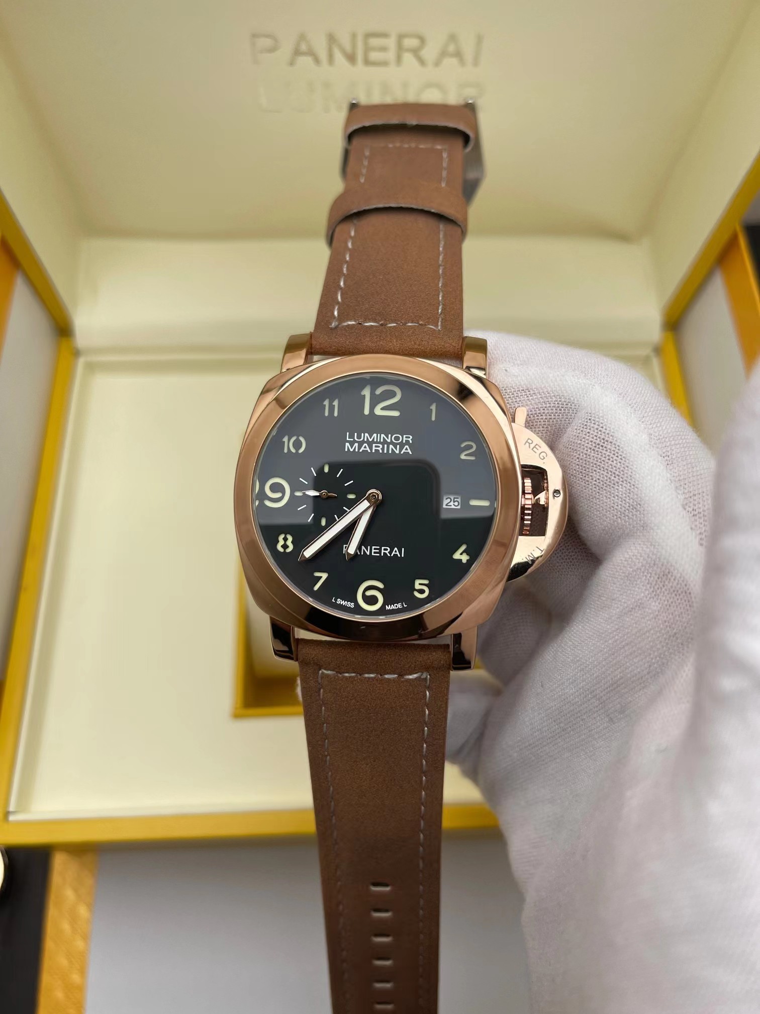 PANERAI men's watch ⌚Super luminous💫Type: 2-pin single handle series elegant and domineering men's watch leather strap comfortable and breathable to wear. Move