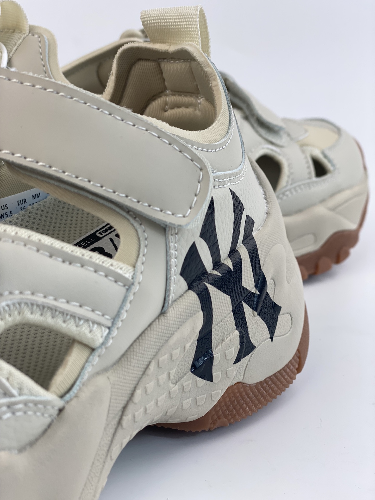 NY Yankees Limited x MLB Big Ball Chunky Mesh Thick-soled Daddy Series Low-top Velcro Running Shoes Sandals 3ASDCH133 (GP006C)