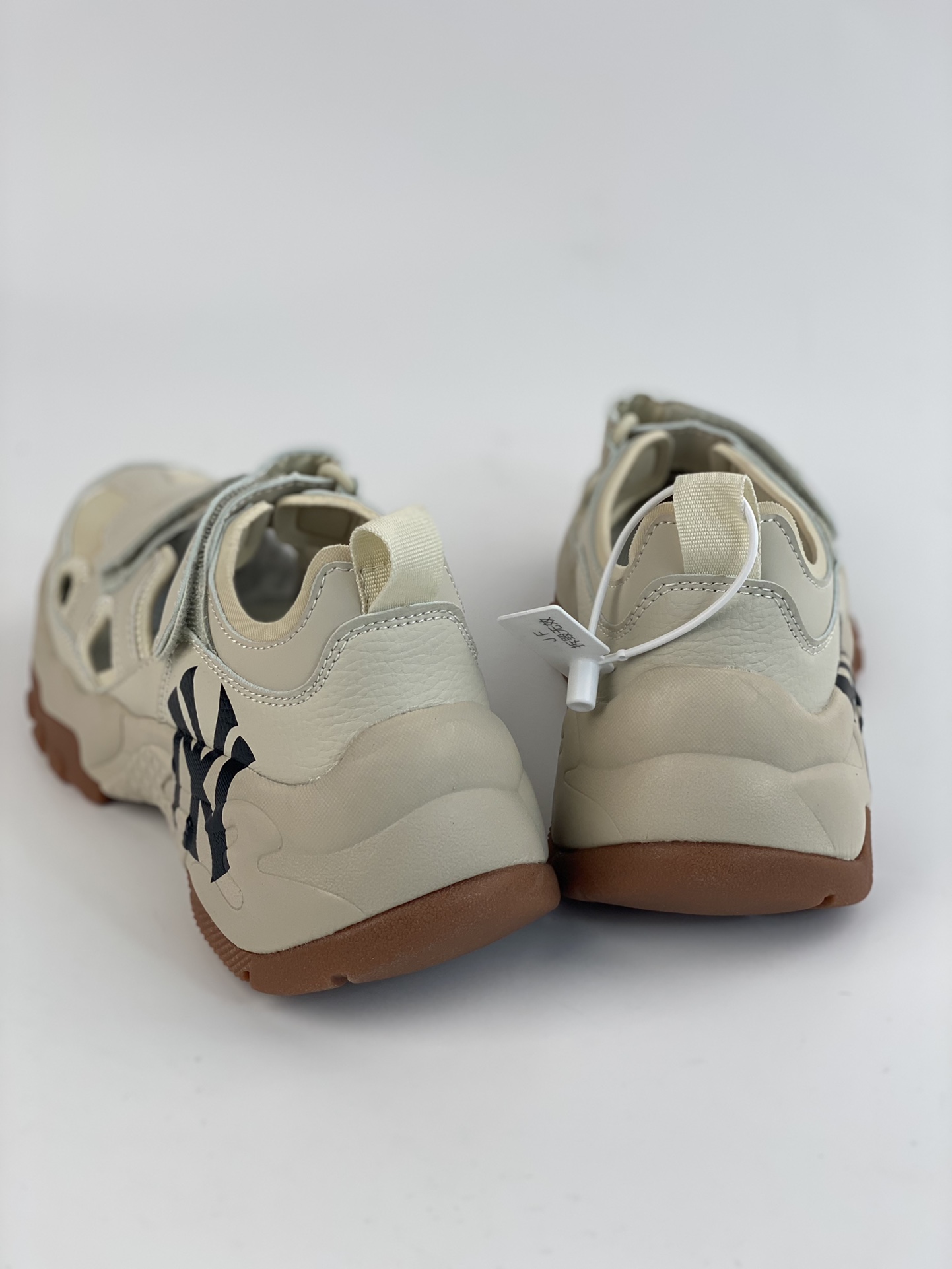 NY Yankees Limited x MLB Big Ball Chunky Mesh Thick-soled Daddy Series Low-top Velcro Running Shoes Sandals 3ASDCH133 (GP006C)