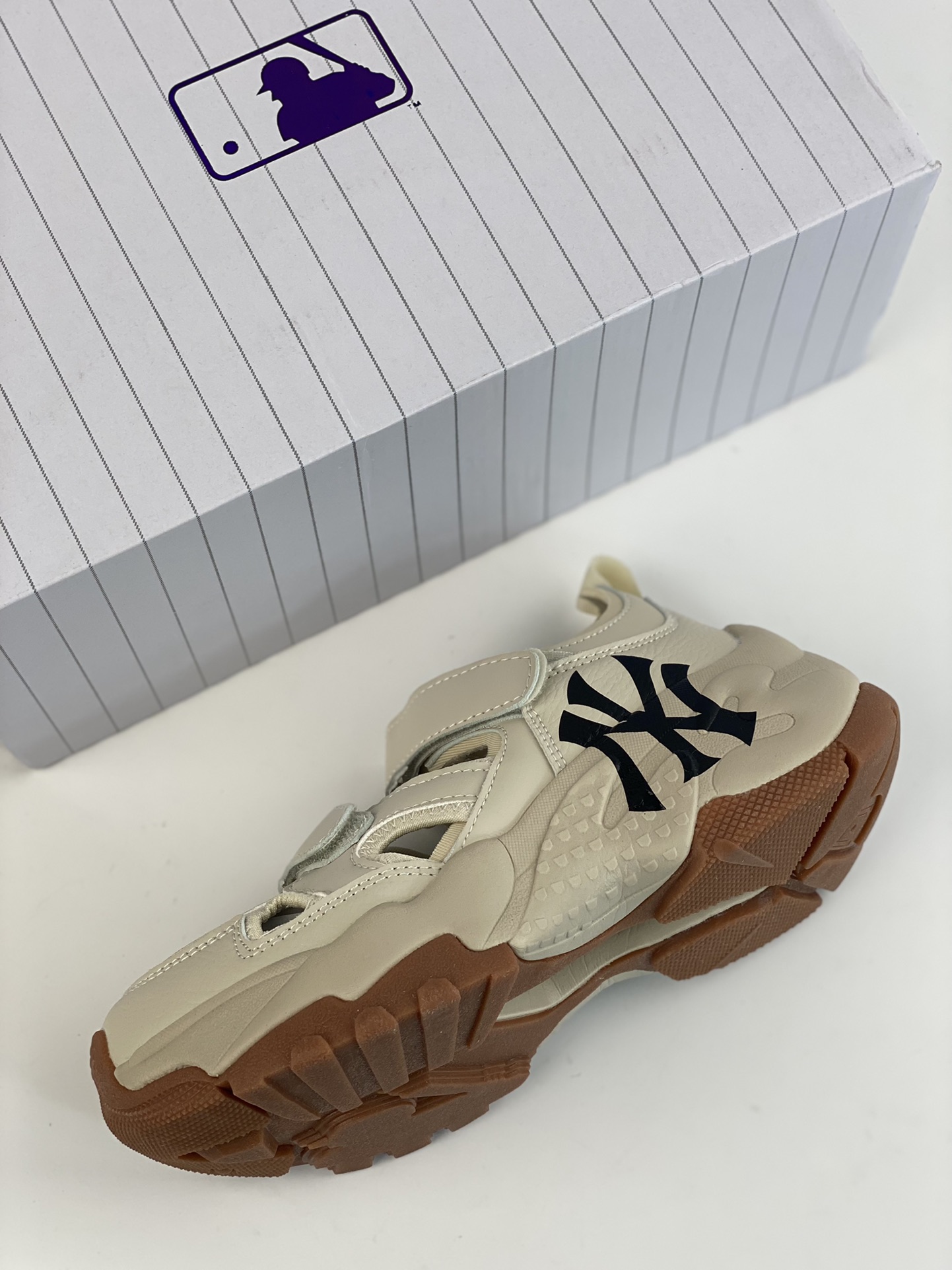 NY Yankees Limited x MLB Big Ball Chunky Mesh Thick-soled Daddy Series Low-top Velcro Running Shoes Sandals 3ASDCH133 (GP006C)