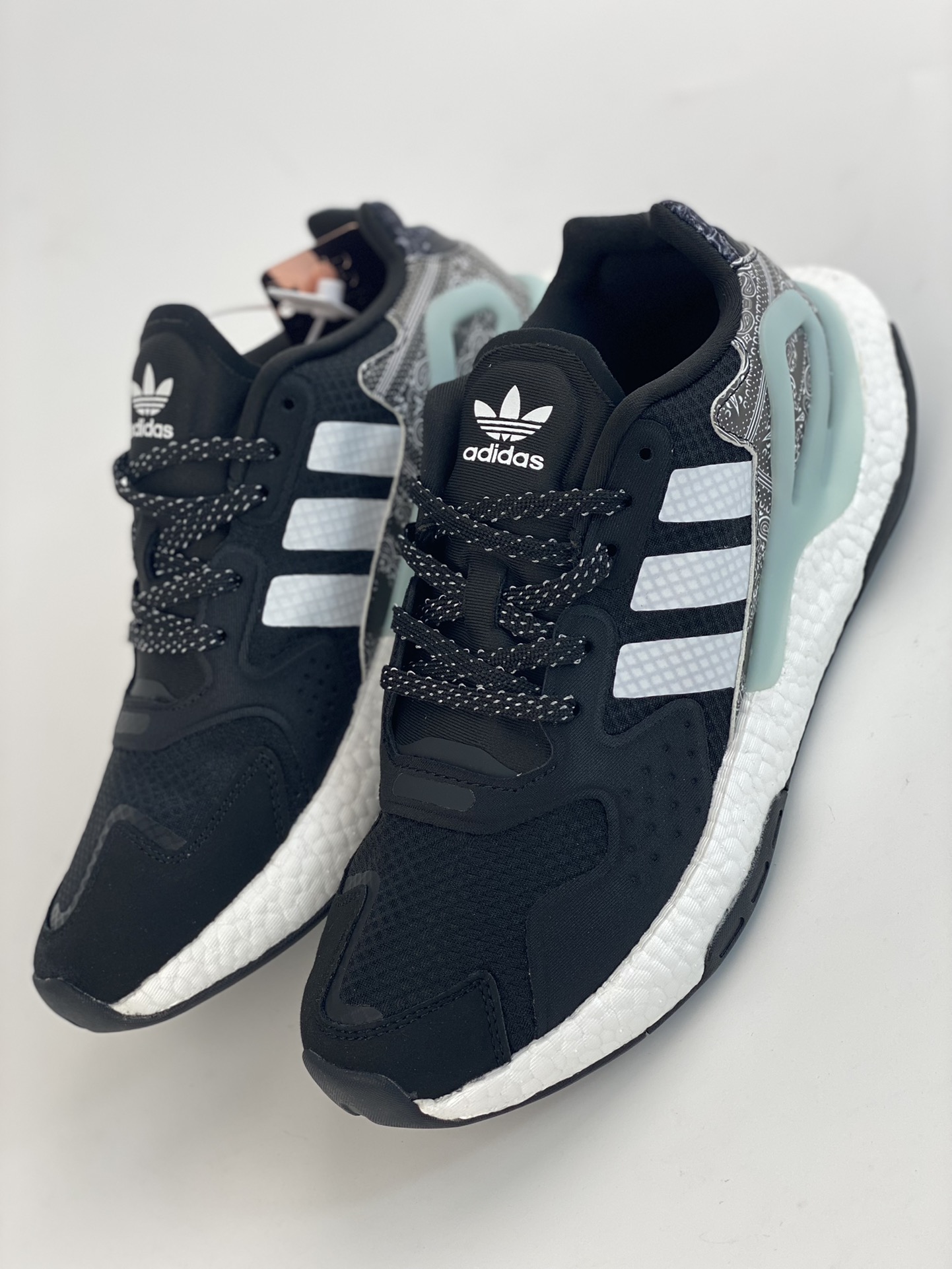 Adidas Day Jogger Night Walker 2nd Generation Get Edition is available on the official website at the same time FY3028