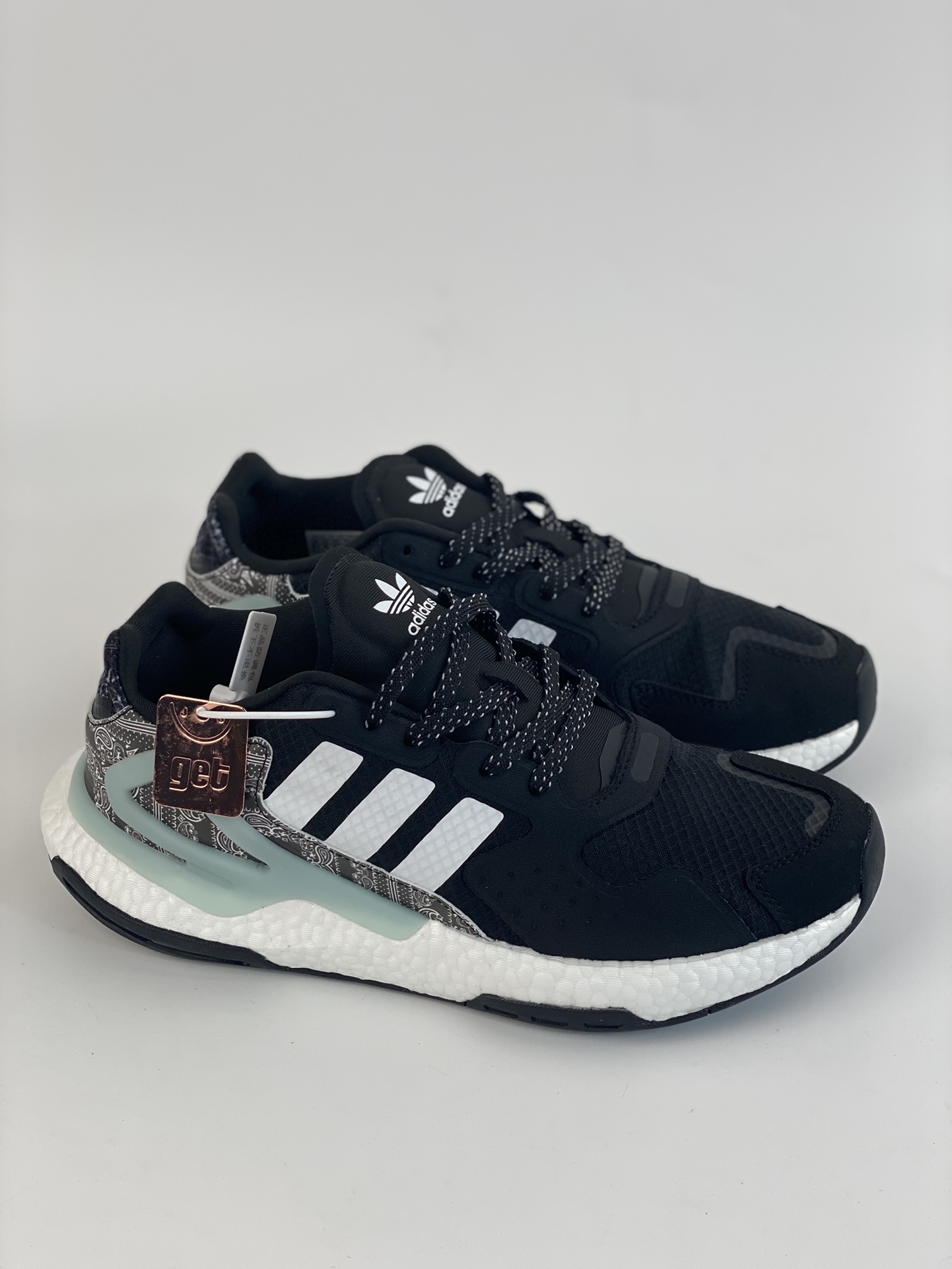 Adidas Day Jogger Night Walker 2nd Generation Get Edition is available on the official website at the same time FY3028