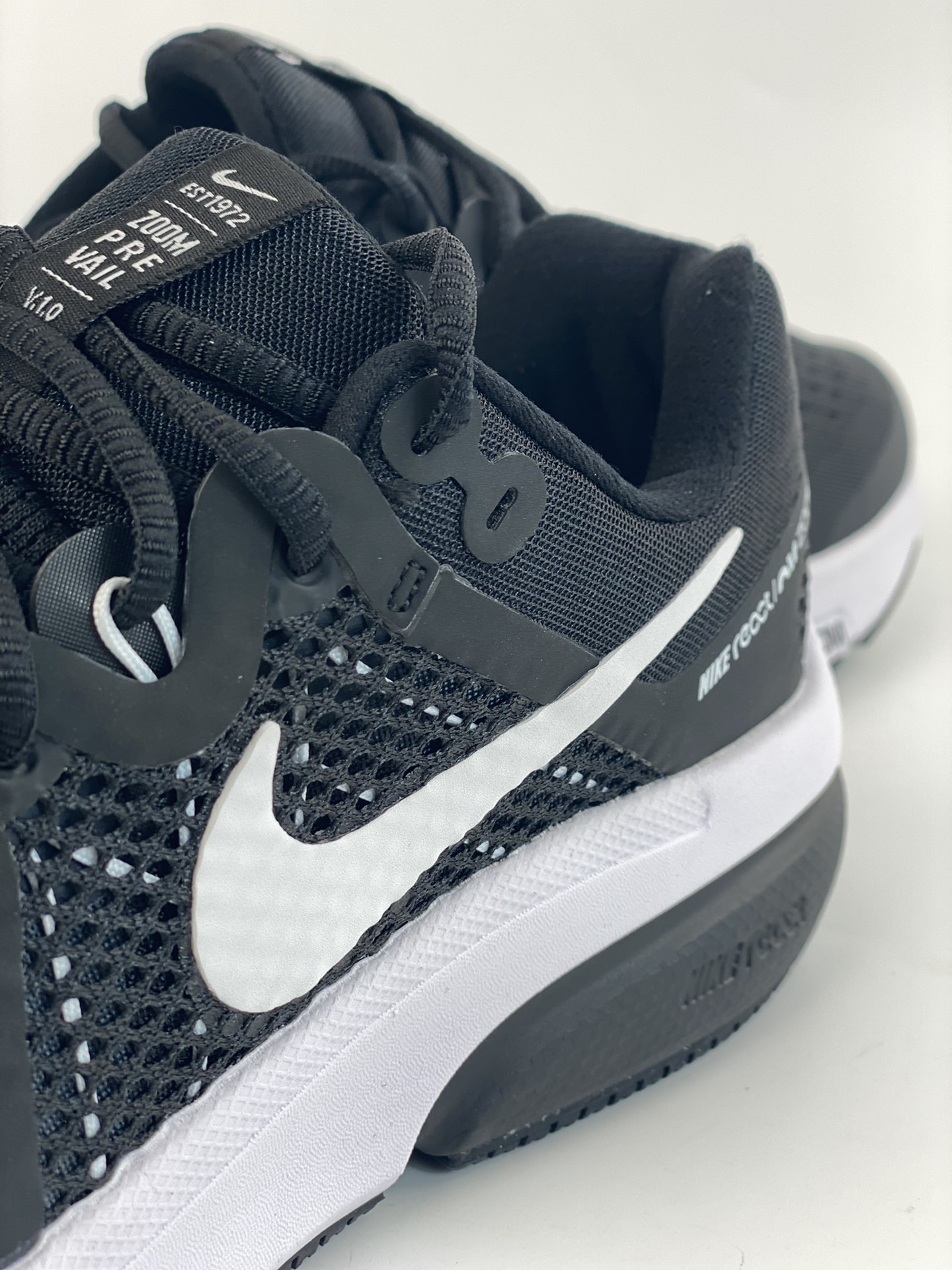 180 Nike Zoom Prevail 网面透气跑鞋 DA1102-001