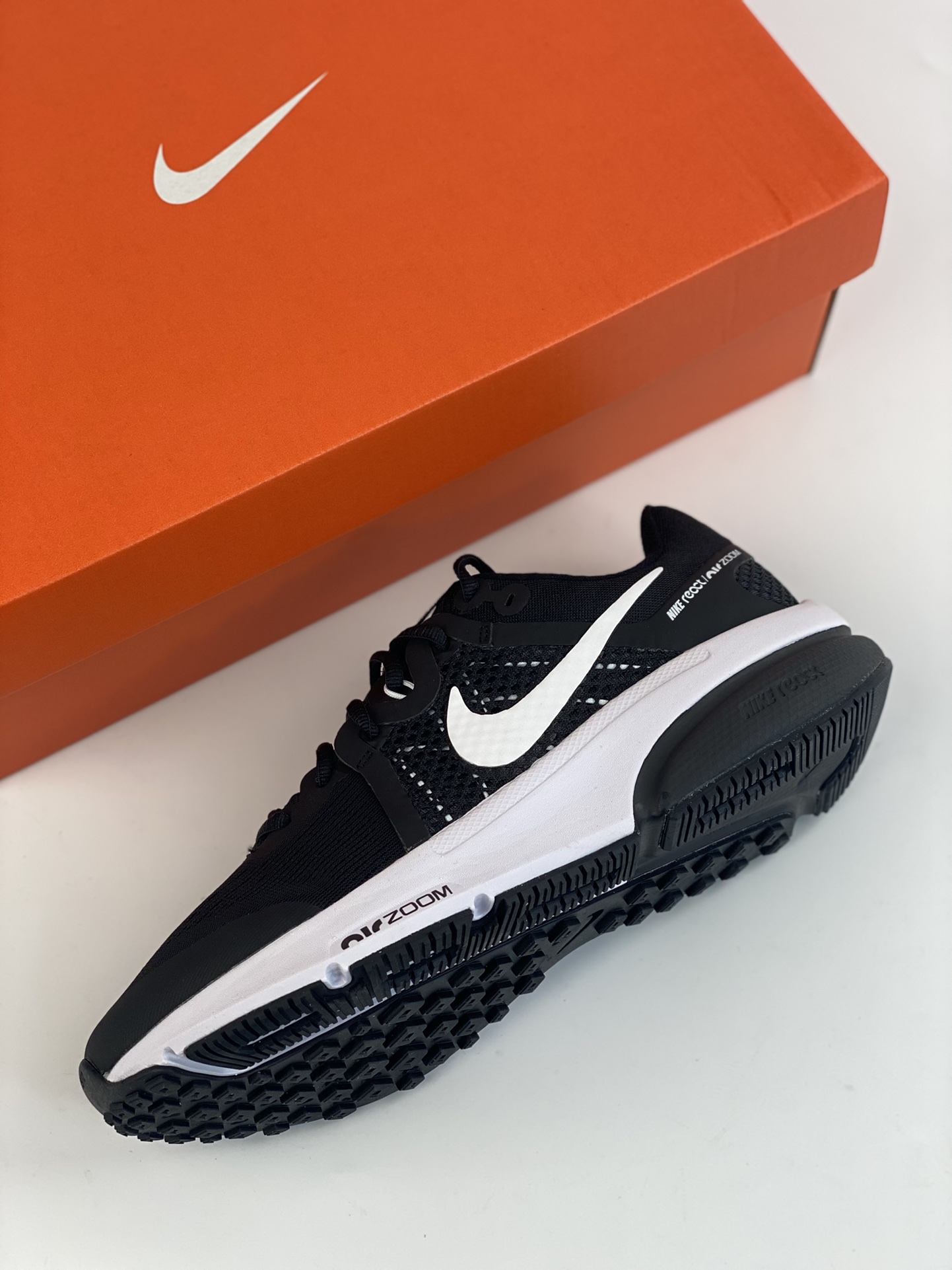 180 Nike Zoom Prevail 网面透气跑鞋 DA1102-001