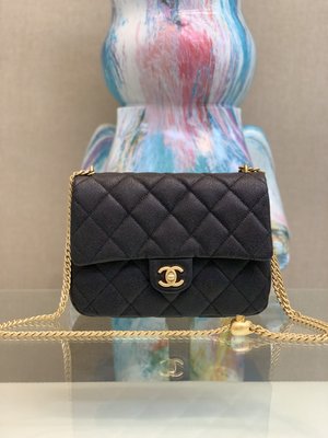 Chanel Classic Flap Bag Crossbody & Shoulder Bags Cowhide Chains
