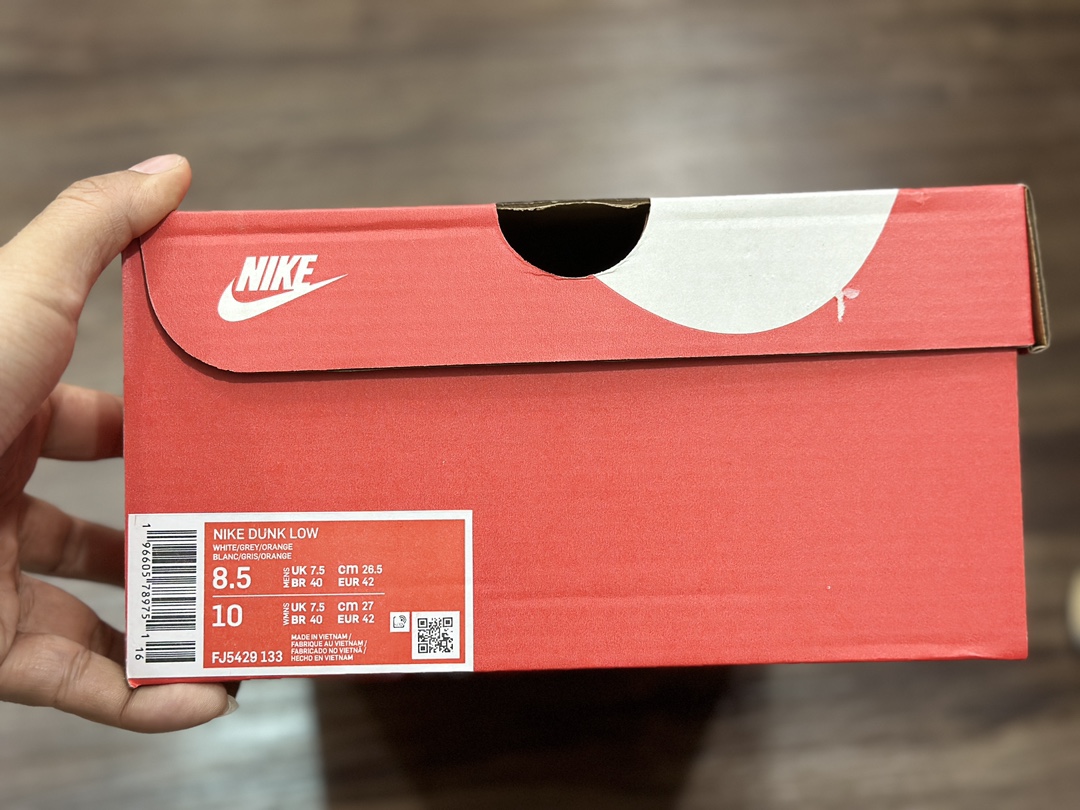 300 NIKE SB Dunk Low 低帮休闲运动鞋 fj5429-133