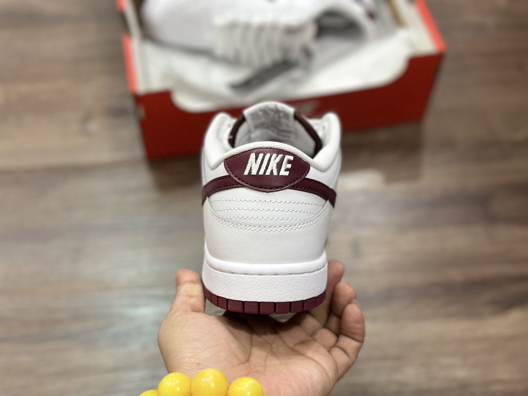 260 NIKE SB Dunk Low 低帮休闲运动鞋 DV0831-102
