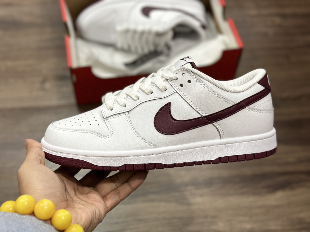 260 NIKE SB Dunk Low 低帮休闲运动鞋 DV0831-102