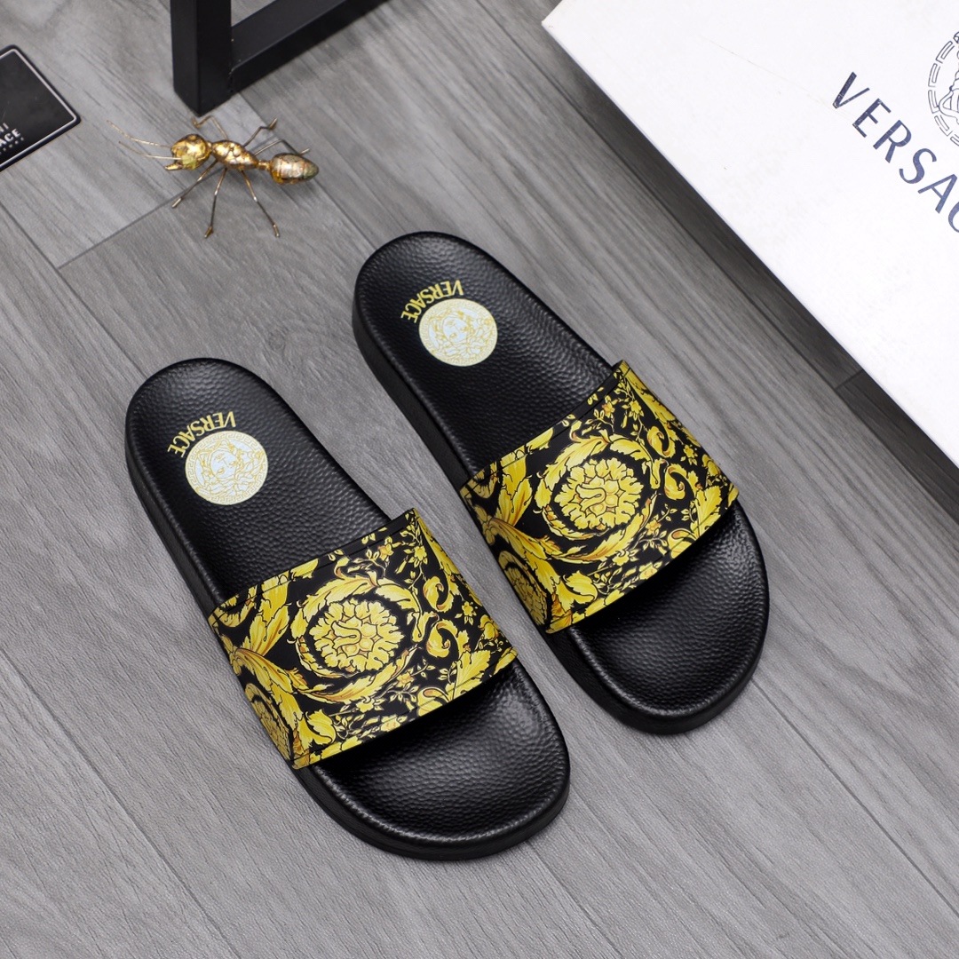 P140 Marca: zapatillas VERSACE 