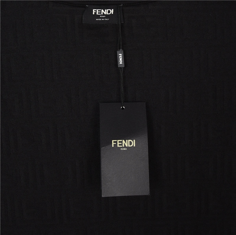 180 Fendi/芬迪 23ss 满印双F凹凸提花短袖T恤