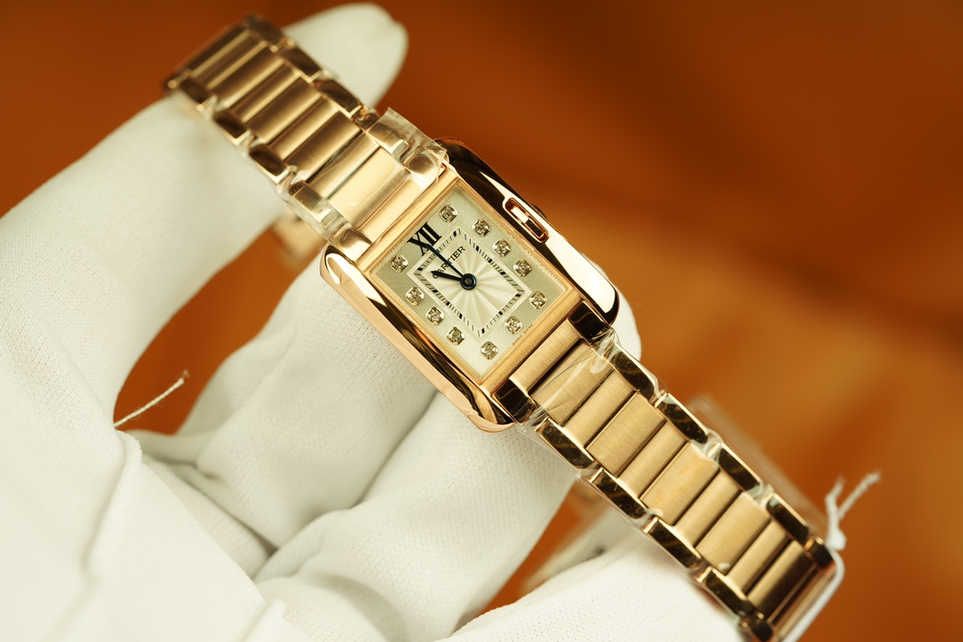 NO:143192,Cartier TANK ANGLAISE series classic masterpiece 18K real gold bag thick gold (5 years warranty) one certificate and one code to be equipped with an official authoritative inspection certificate!  The fashion with retro temperament of gold color, and at the same time, it has a kind of retro and secureness, which is very rare!  !  !   Among the many classic styles created by Cartier, Tank watches are definitely 
