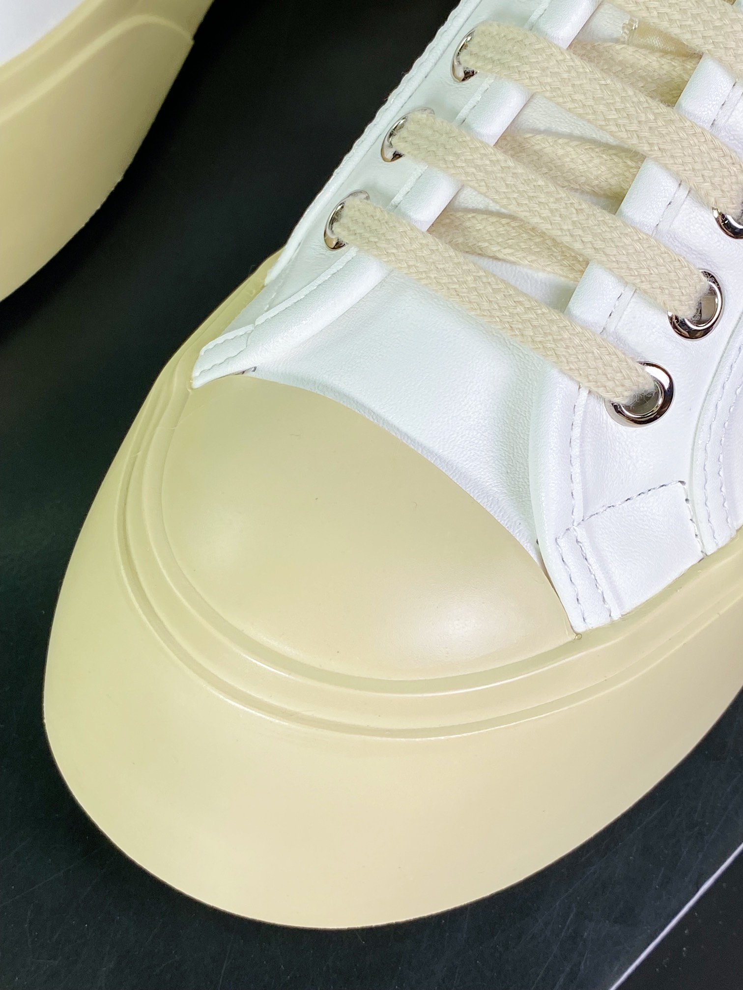 Marni Pablo Leather Low-Top Lace-up Sneaker Pablo series low-top platform thick-soled height-enhancing sneakers ”leather white beige red LOGO” SNZW003020P272200W01