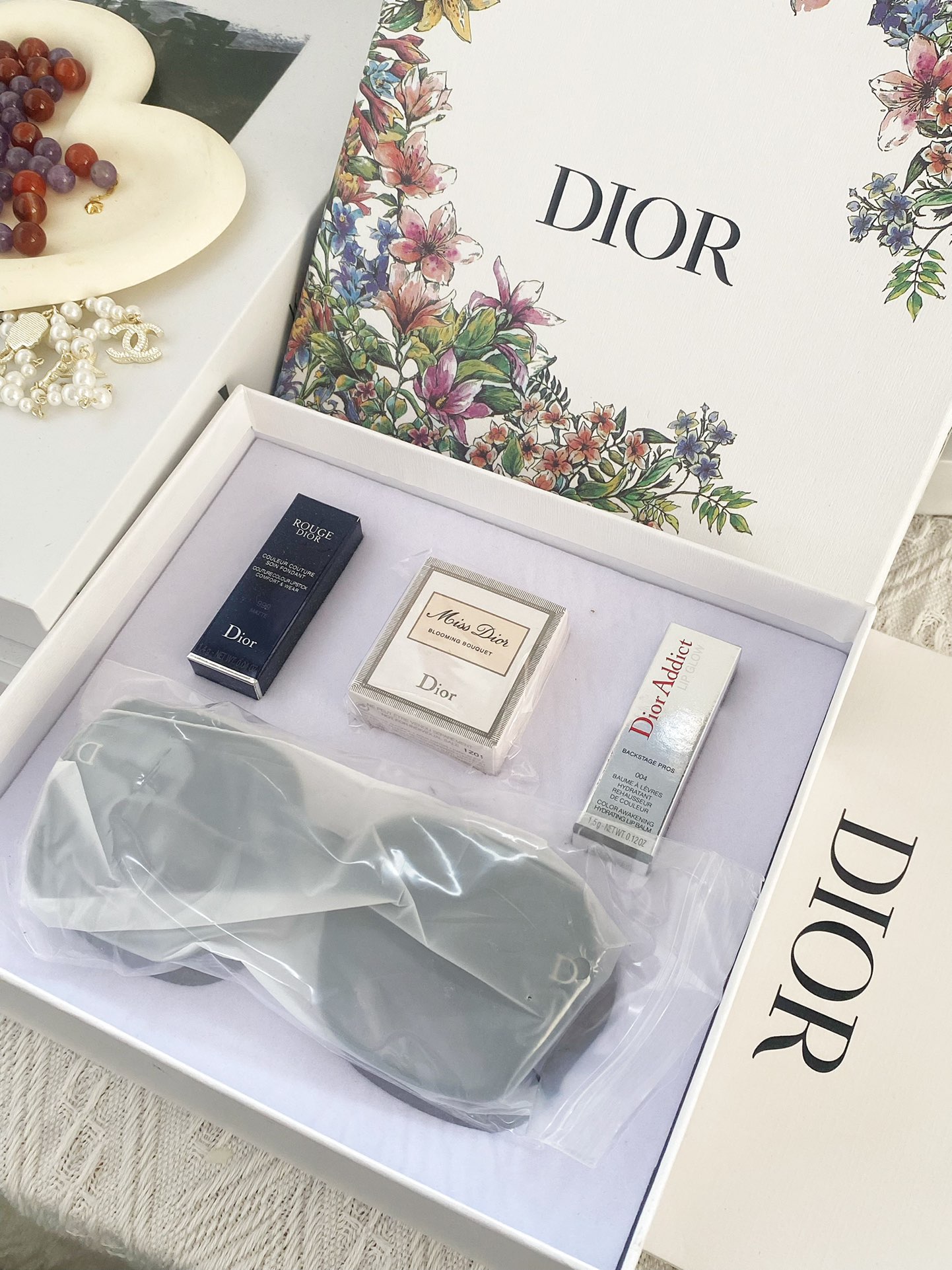 Dior Gift Set: Perfume, Lipstick, Sunglasses - Exclusive Women's Collection 2 i1682499851 2774 0