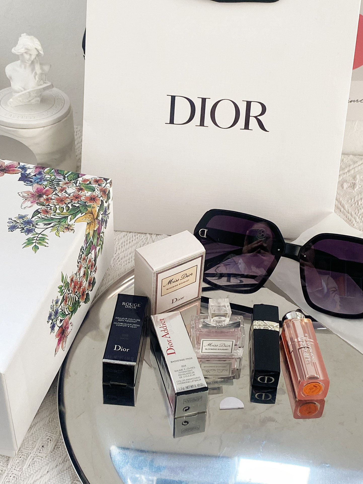 Dior Gift Set: Perfume, Lipstick, Sunglasses - Exclusive Women's Collection 6 i1682499851 6132 4
