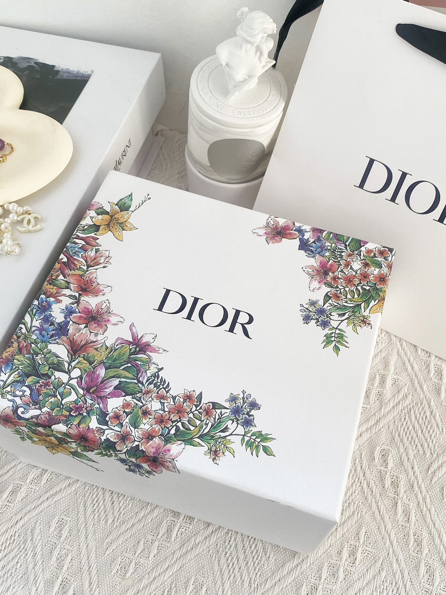 Dior Gift Set: Perfume, Lipstick, Sunglasses - Exclusive Women's Collection 4 i1682499851 9263 2