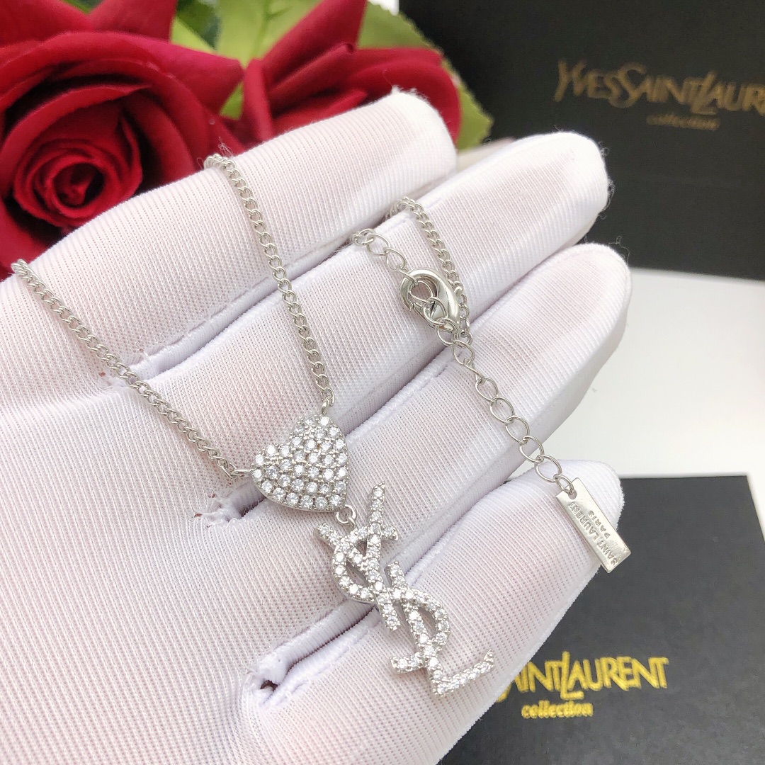 编号YXL0004银色
编号YXL0005金色
 【圣罗兰YSL最新款🆕🆕项链字母爱心项链镶钻】一致专柜