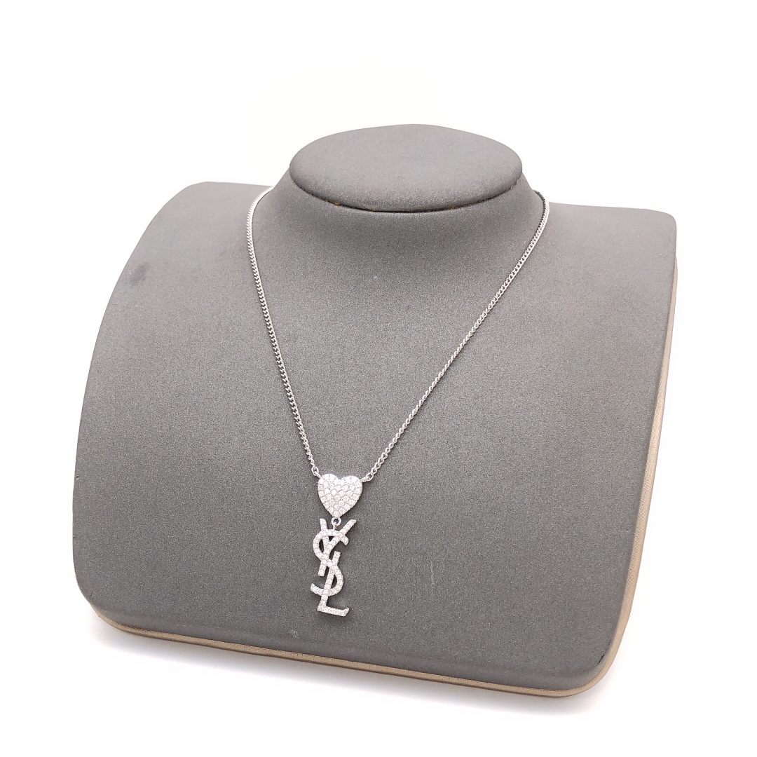 编号YXL0004银色
编号YXL0005金色
 【圣罗兰YSL最新款🆕🆕项链字母爱心项链镶钻】一致专柜