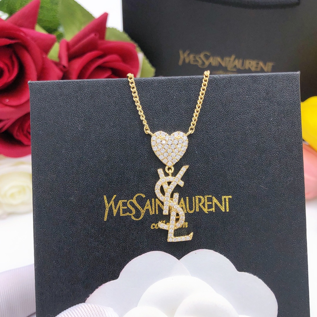 Número YXL0004 plateado Número YXL0005 dorado 【Saint Laurent YSL último modelo🆕🆕collar con letras y corazón con incru…