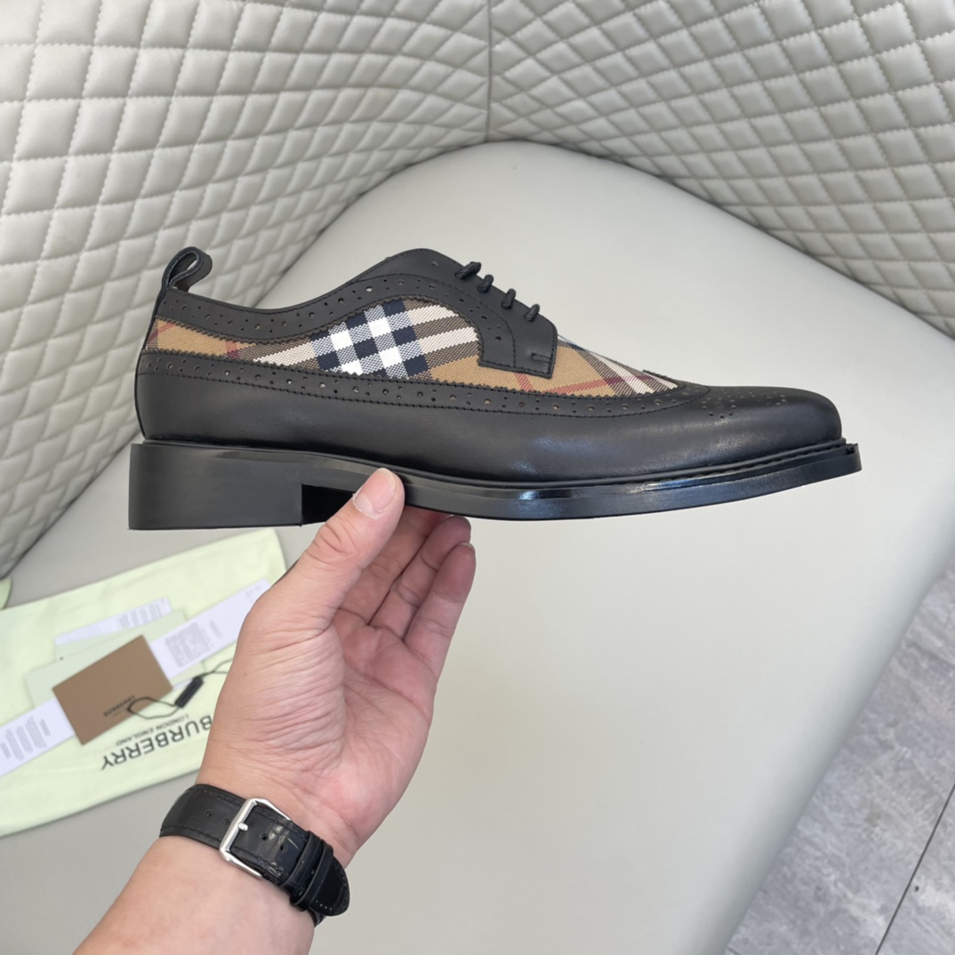 Precio de venta: P350 Calidad originalMarca: Burberr* 