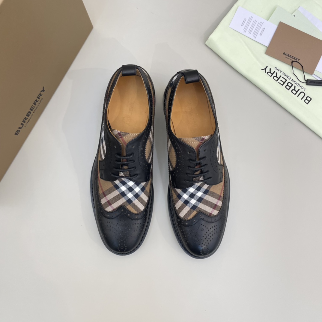 Precio de venta: P350 Calidad originalMarca: Burberr* "Burberry*" Zapatos de pielTalla: 38-44 (se pu