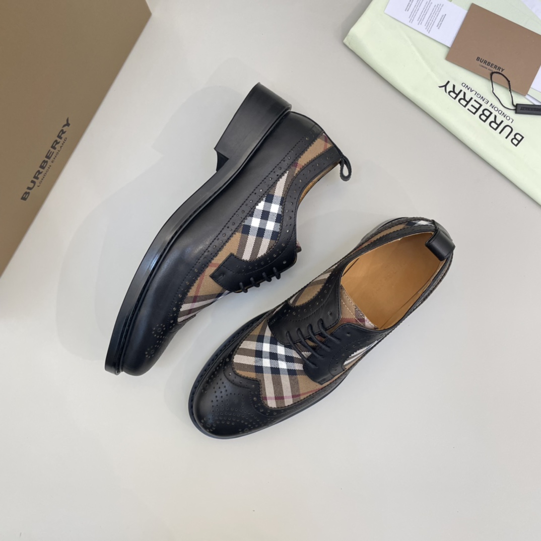 Precio de venta: P350 Calidad originalMarca: Burberr* "Burberry*" Zapatos de pielTalla: 38-44 (se pu