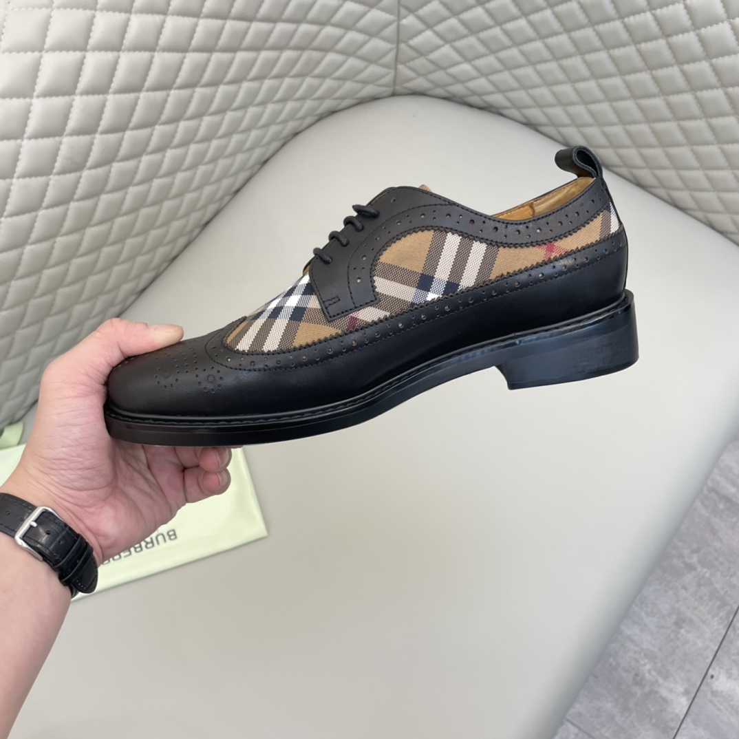 Precio de venta: P350 Calidad originalMarca: Burberr* "Burberry*" Zapatos de pielTalla: 38-44 (se pu