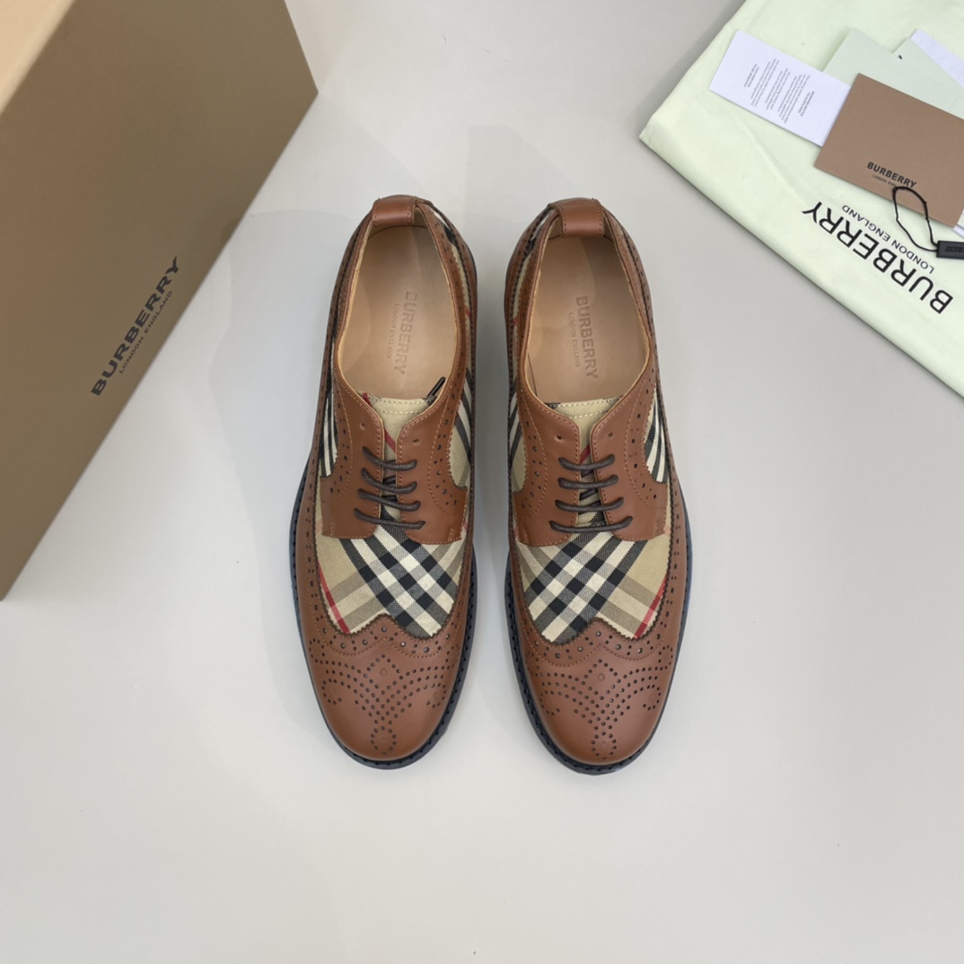 Precio de venta: P350 Calidad originalMarca: Burberr* "Burberry*" Zapatos de pielTalla: 38-44 (se pu