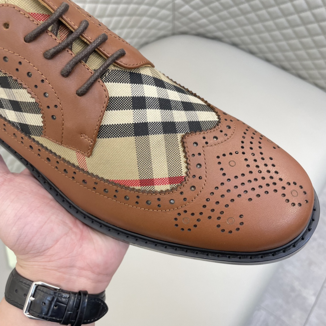 Precio de venta: P350 Calidad originalMarca: Burberr* "Burberry*" Zapatos de pielTalla: 38-44 (se pu