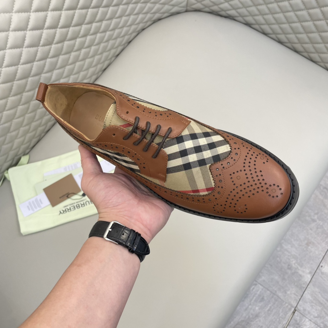 Precio de venta: P350 Calidad originalMarca: Burberr* "Burberry*" Zapatos de pielTalla: 38-44 (se pu