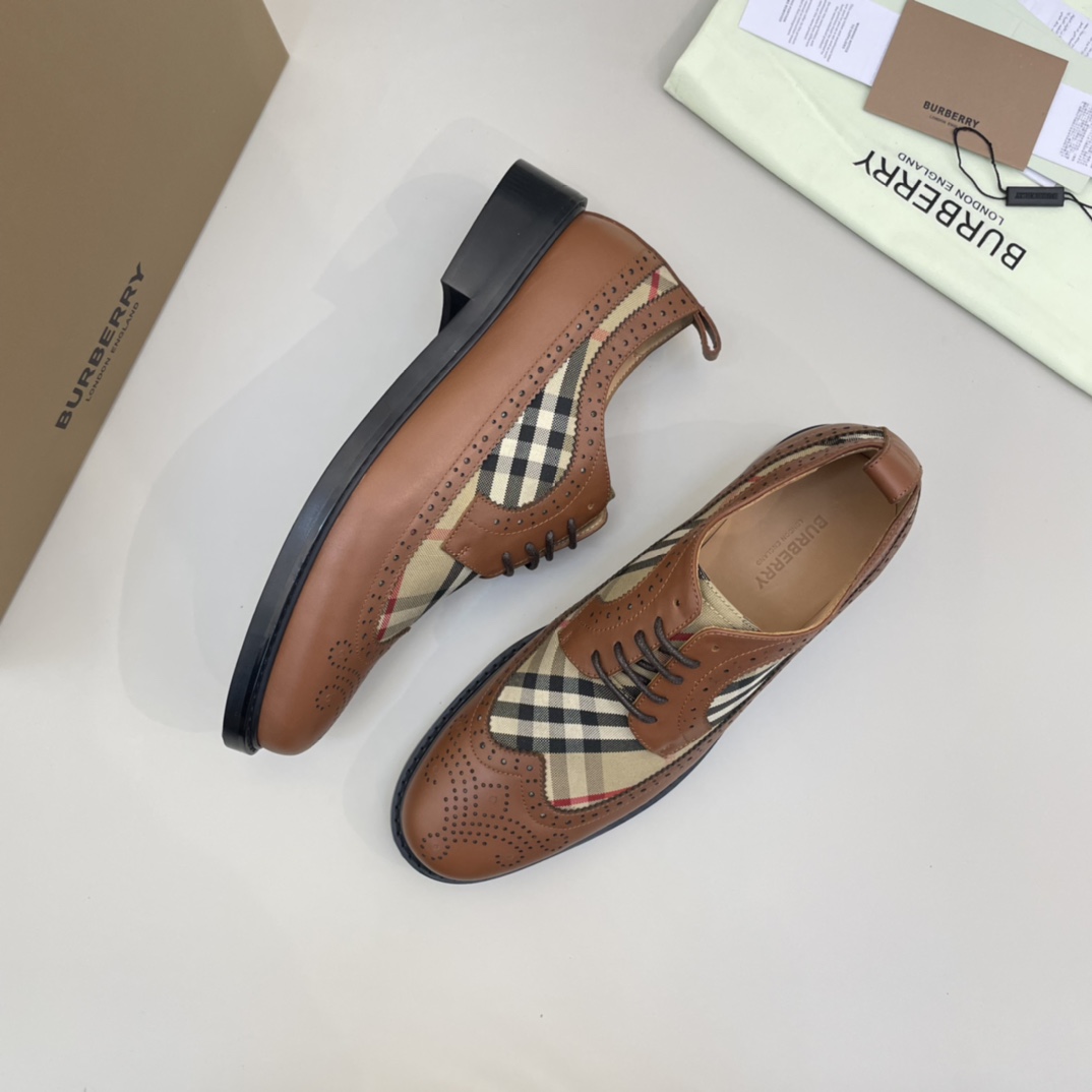 Precio de venta: P350 Calidad originalMarca: Burberr* "Burberry*" Zapatos de pielTalla: 38-44 (se pu