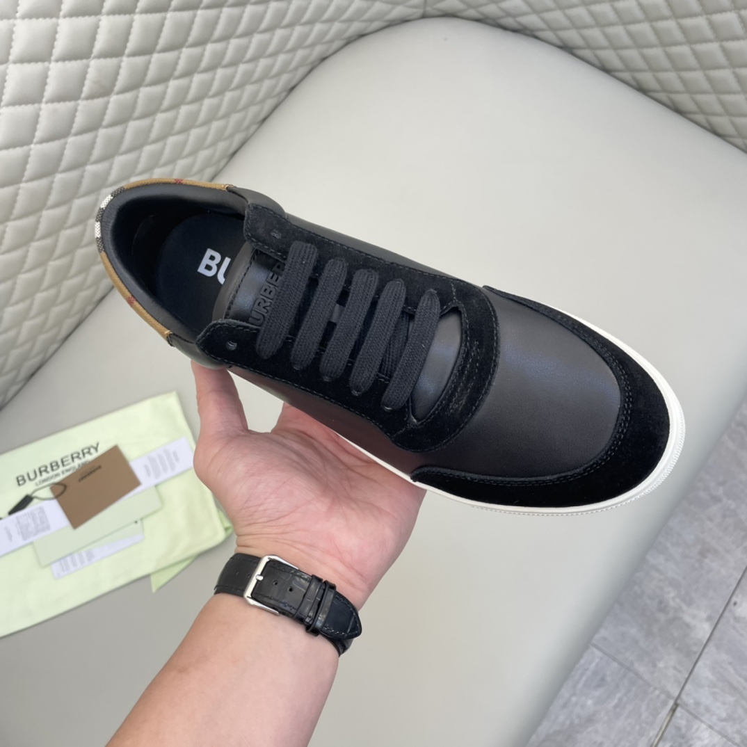 Precio de venta: P250 Original qualityTrademark: Burberr* "Burberry*" lowtop loafersSize: 38-44 (se 