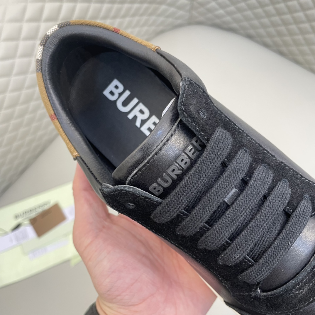 Precio de venta: P250 Original qualityTrademark: Burberr* "Burberry*" lowtop loafersSize: 38-44 (se 