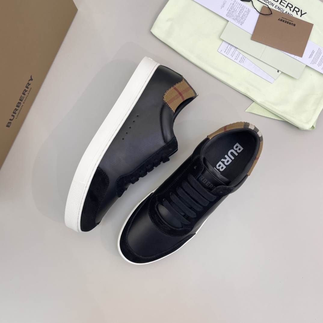 Precio de venta: P250 Original qualityTrademark: Burberr* "Burberry*" lowtop loafersSize: 38-44 (se 