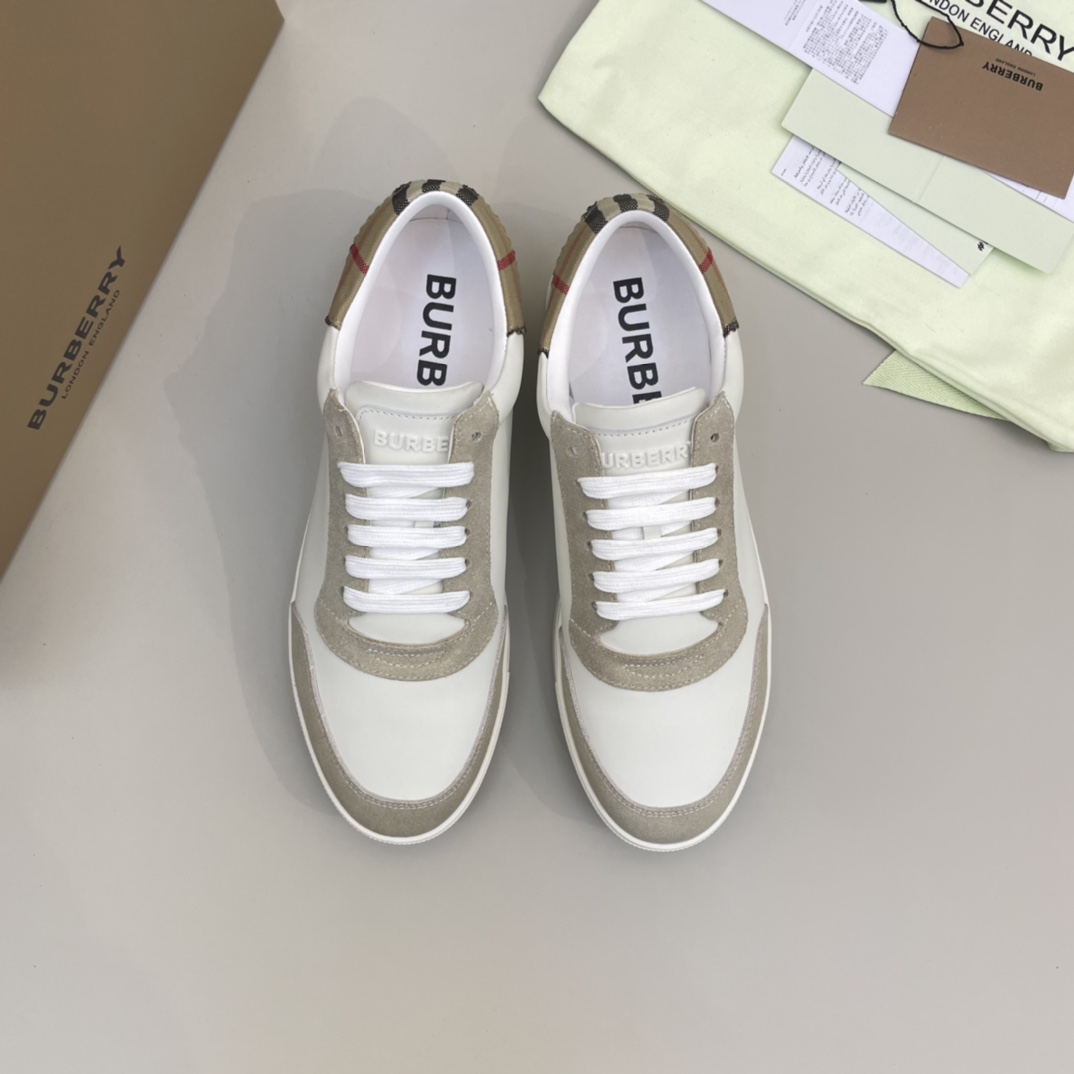 Precio de venta: P250 Original qualityTrademark: Burberr* "Burberry*" lowtop loafersSize: 38-44 (se 