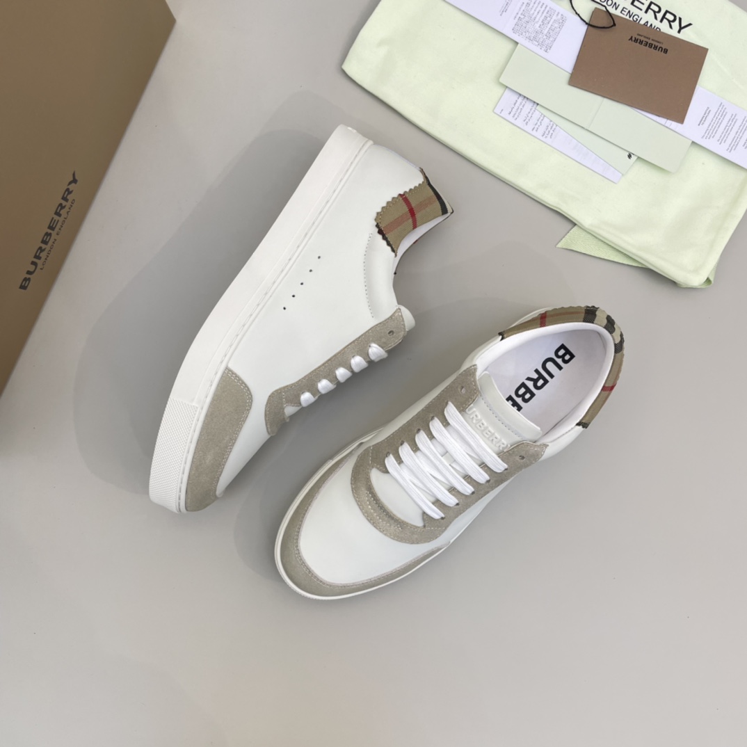 Precio de venta: P250 Original qualityTrademark: Burberr* "Burberry*" lowtop loafersSize: 38-44 (se 