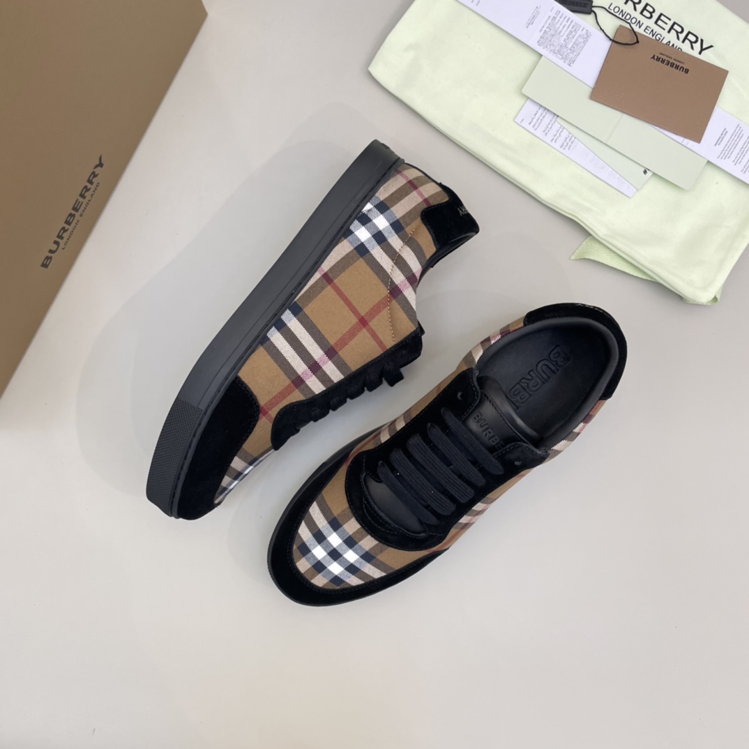 Precio de venta: P250 Original qualityTrademark: Burberr* "Burberry*" lowtop loafersSize: 38-44 (se 
